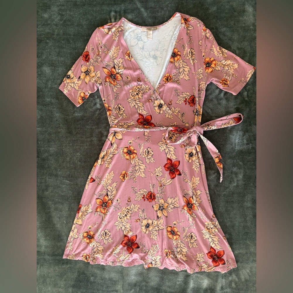 EUC Forever 21 floral stretch wrap dress